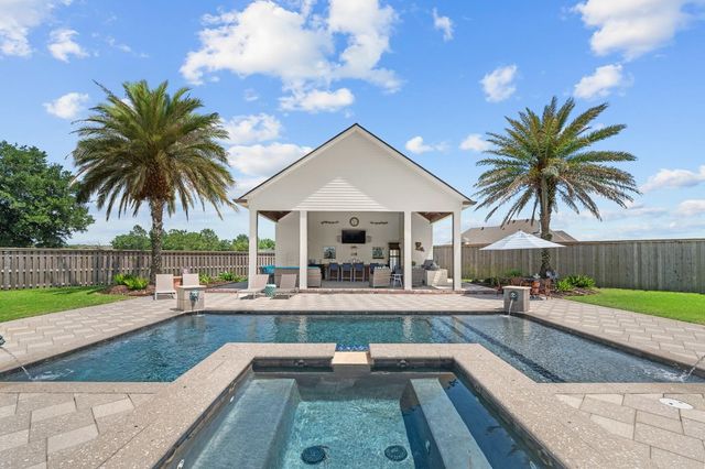 279 Ashburn Drive, Schriever, LA 70395