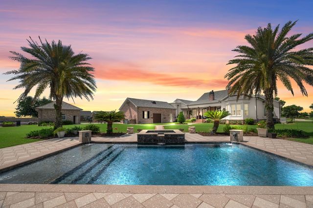 279 Ashburn Drive, Schriever, LA 70395