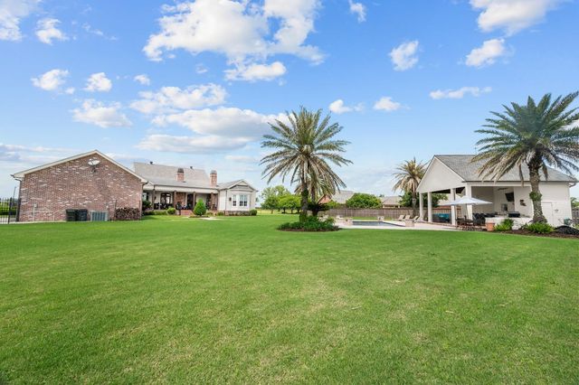 279 Ashburn Drive, Schriever, LA 70395