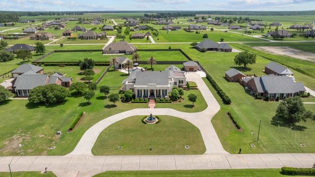 279 Ashburn Drive, Schriever, LA 70395