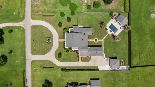279 Ashburn Drive, Schriever, LA 70395