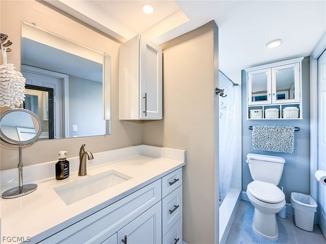 5111 Manor CT 4, Cape Coral, FL 33904