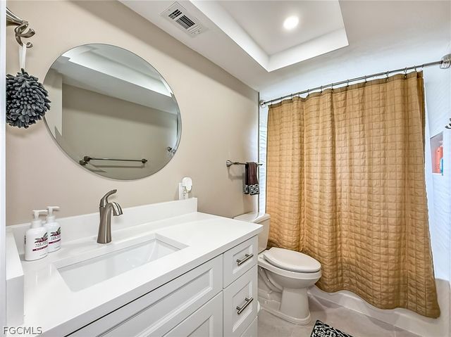 5111 Manor CT 4, Cape Coral, FL 33904