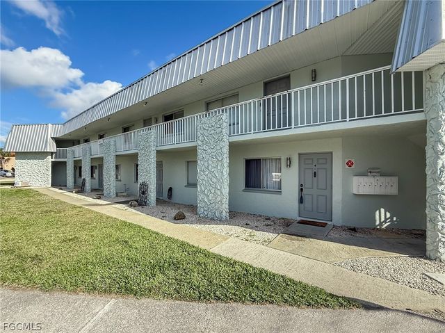 5111 Manor CT 4, Cape Coral, FL 33904