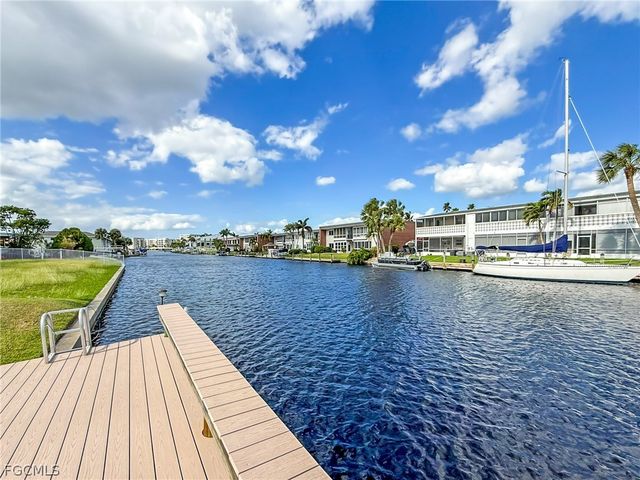 5111 Manor CT 4, Cape Coral, FL 33904