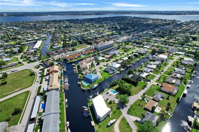 5111 Manor CT 4, Cape Coral, FL 33904