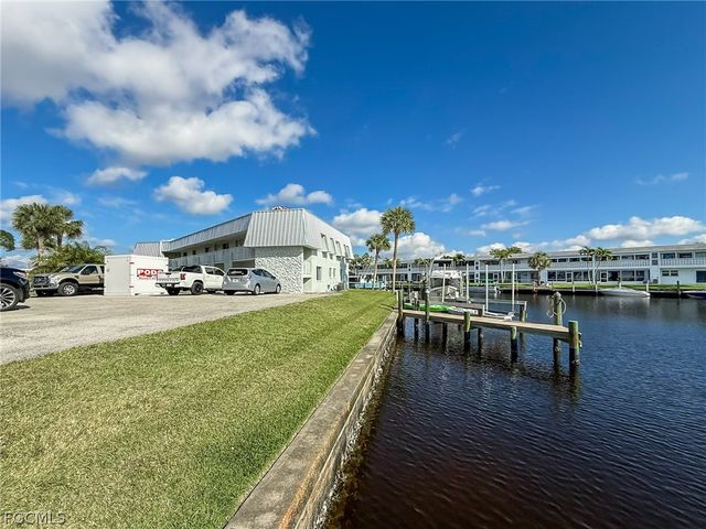 5111 Manor CT 4, Cape Coral, FL 33904