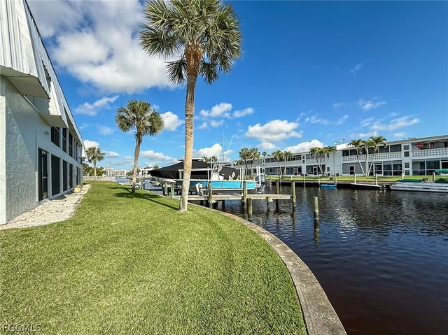 5111 Manor CT 4, Cape Coral, FL 33904