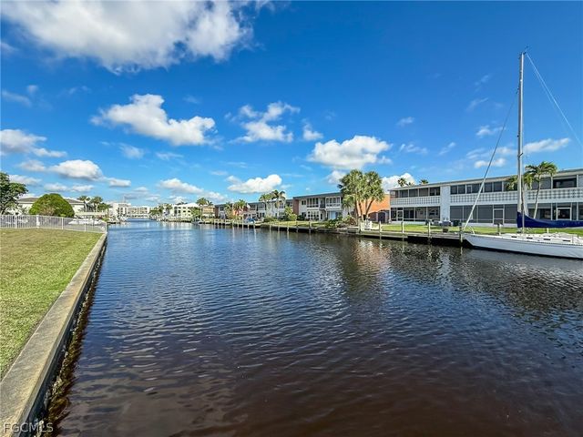 5111 Manor CT 4, Cape Coral, FL 33904