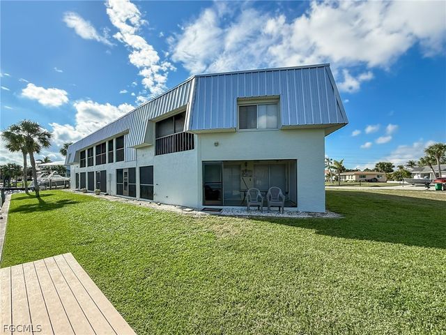 5111 Manor CT 4, Cape Coral, FL 33904