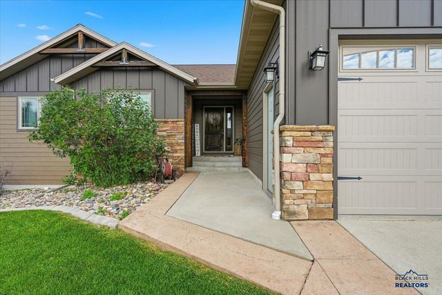 725 Maple Drive, Spearfish, SD 57783