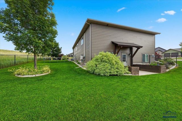 725 Maple Drive, Spearfish, SD 57783