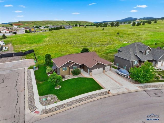 725 Maple Drive, Spearfish, SD 57783