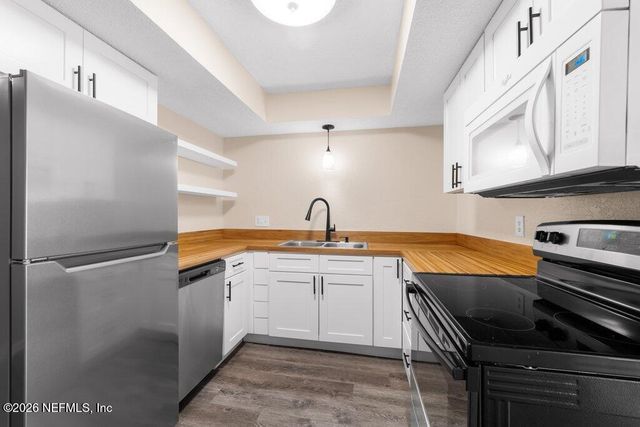 3914 TOREADOR Court 4, Jacksonville, FL 32217