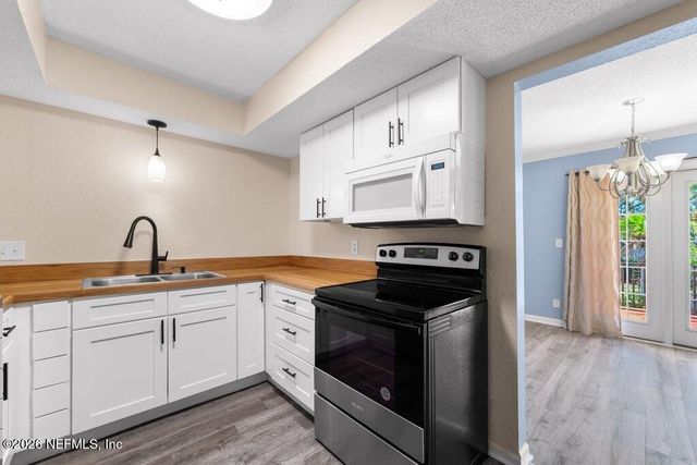 3914 TOREADOR Court 4, Jacksonville, FL 32217