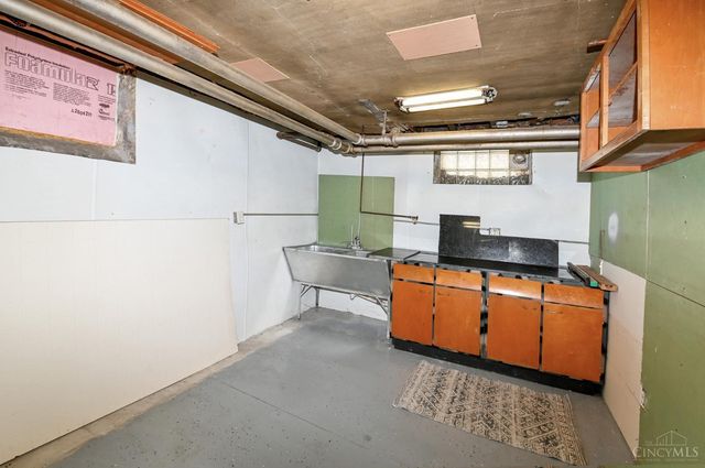 4235 Vine Street, Cincinnati, OH 45217