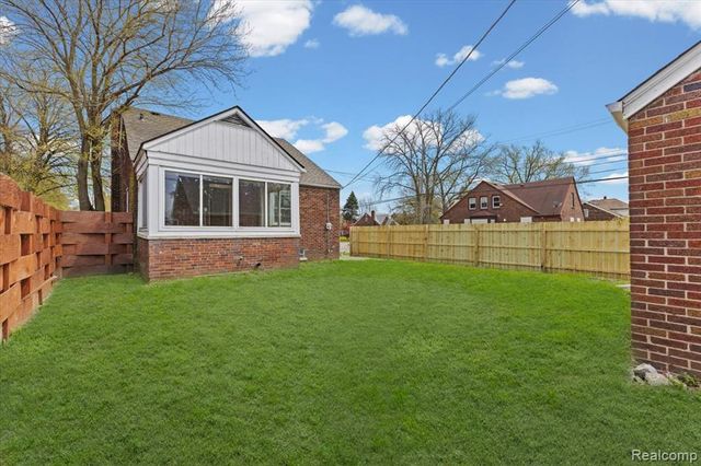 5901 Beaconsfield Street, Detroit, MI 48224