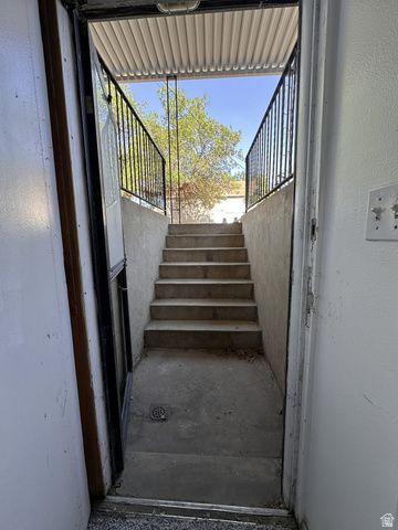 6080 S 700 W, Murray, UT 84123