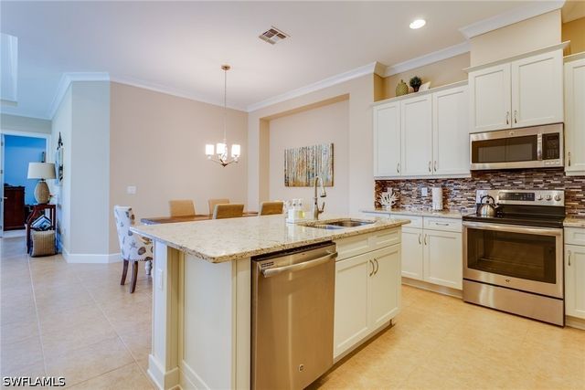 7096 Dominica DR, Naples, FL 34113