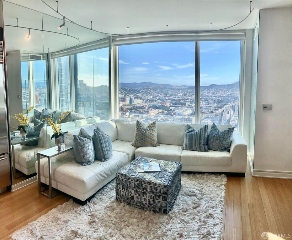 425 1st Street 3504, San Francisco, CA 94105