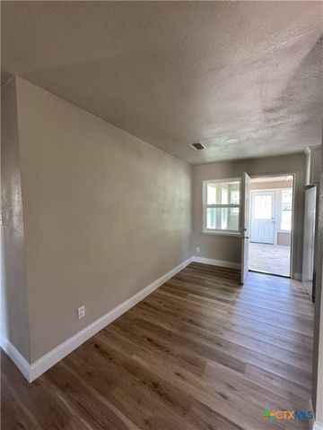 120 South Drive, Copperas Cove, TX 76522