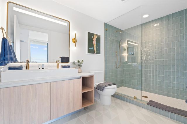 159 NE 6th St 2415, Miami, FL 33132