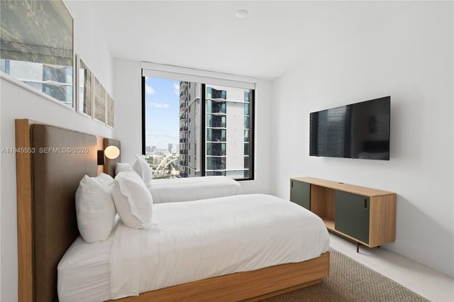 159 NE 6th St 2415, Miami, FL 33132