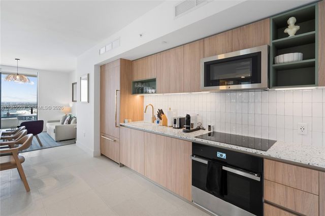 159 NE 6th St 2415, Miami, FL 33132