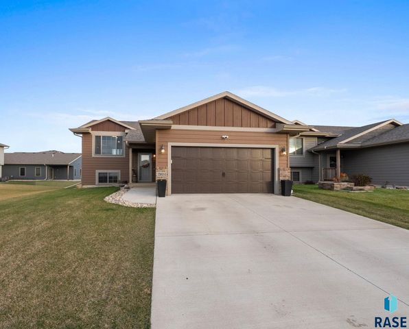 2604 S Lana Dr Drive, Sioux Falls, SD 57106