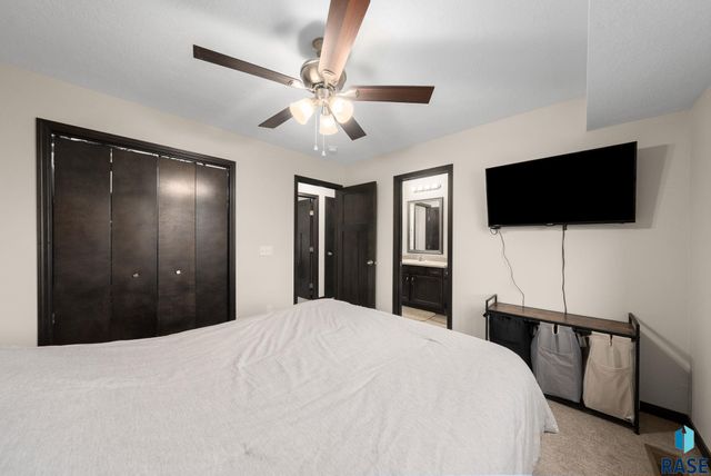 2604 S Lana Dr Drive, Sioux Falls, SD 57106