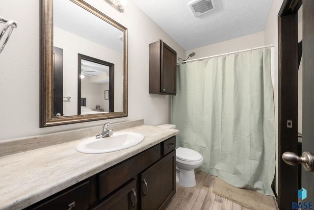 2604 S Lana Dr Drive, Sioux Falls, SD 57106