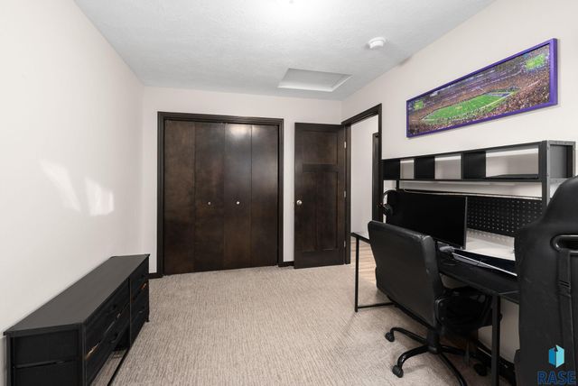 2604 S Lana Dr Drive, Sioux Falls, SD 57106