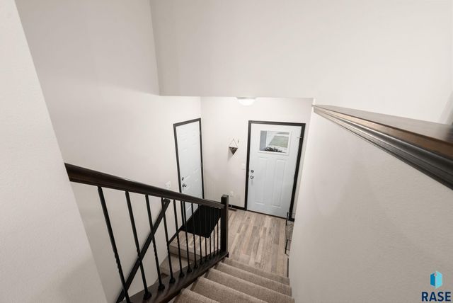 2604 S Lana Dr Drive, Sioux Falls, SD 57106