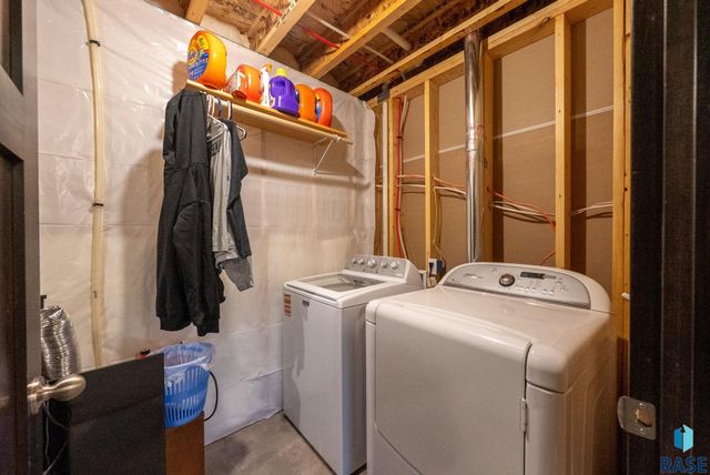 2604 S Lana Dr Drive, Sioux Falls, SD 57106