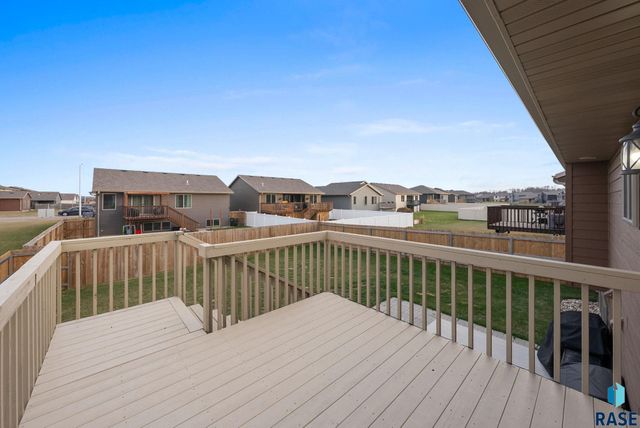 2604 S Lana Dr Drive, Sioux Falls, SD 57106