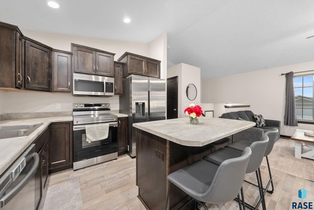 2604 S Lana Dr Drive, Sioux Falls, SD 57106