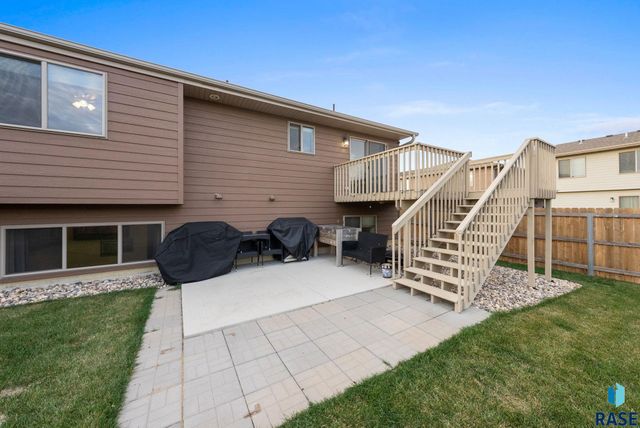 2604 S Lana Dr Drive, Sioux Falls, SD 57106