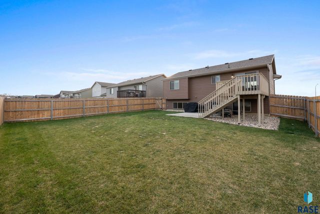 2604 S Lana Dr Drive, Sioux Falls, SD 57106