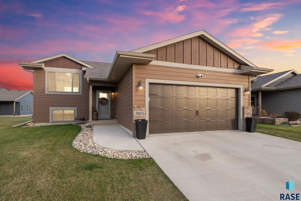 2604 S Lana Dr Drive, Sioux Falls, SD 57106