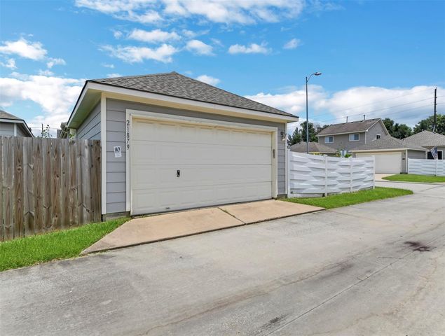 21879 Mossy Field Lane, Spring, TX 77388