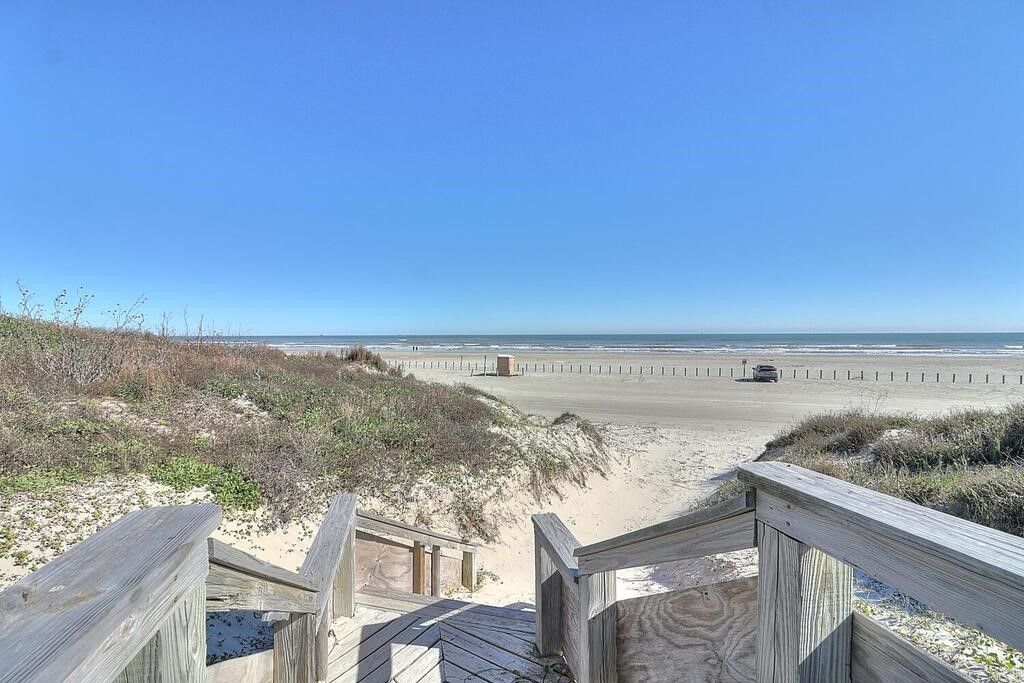 800 Sandcastle Dr 211, Port Aransas, TX 78373 — photo 3