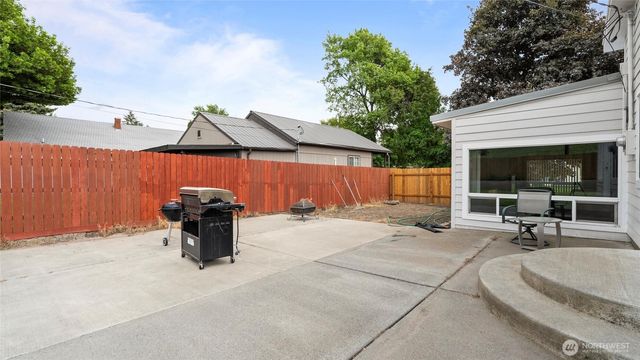 427 E Dayton Avenue, Dayton, WA 99328