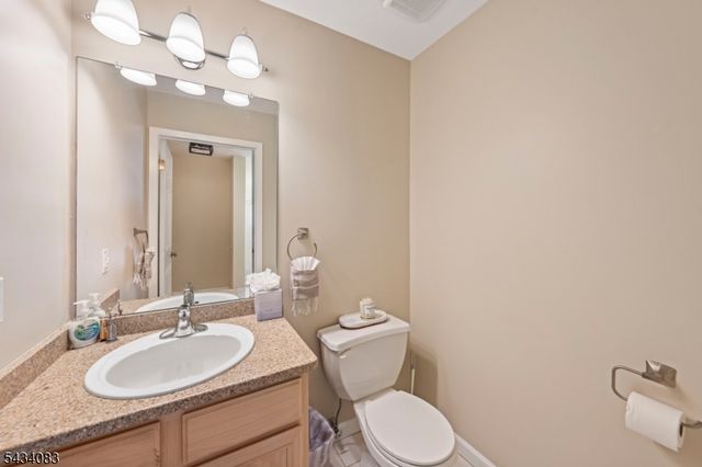 69 Autumn Ct, Roxbury Twp., NJ 07852