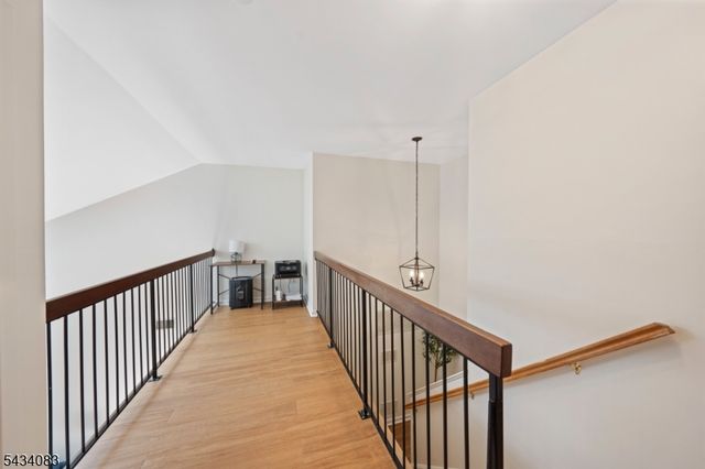 69 Autumn Ct, Roxbury Twp., NJ 07852