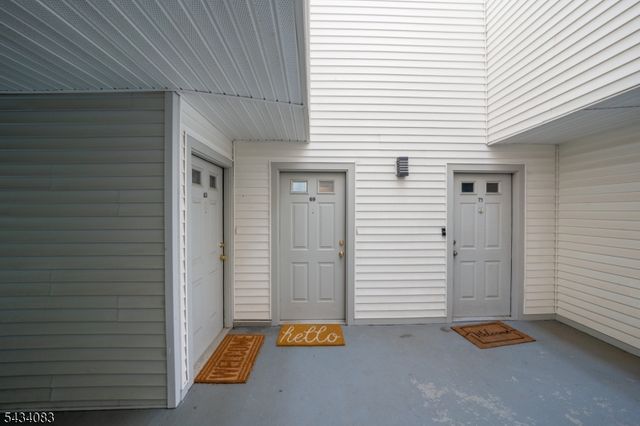 69 Autumn Ct, Roxbury Twp., NJ 07852