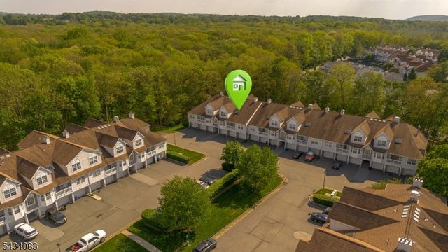 69 Autumn Ct, Roxbury Twp., NJ 07852