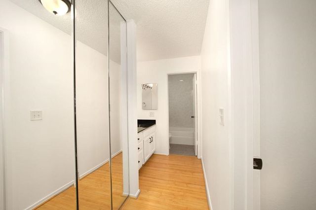 8 Admiral Dr A238, Emeryville, CA 94608