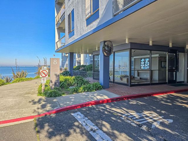 8 Admiral Dr A238, Emeryville, CA 94608
