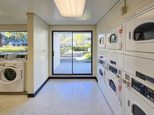 8 Admiral Dr A238, Emeryville, CA 94608