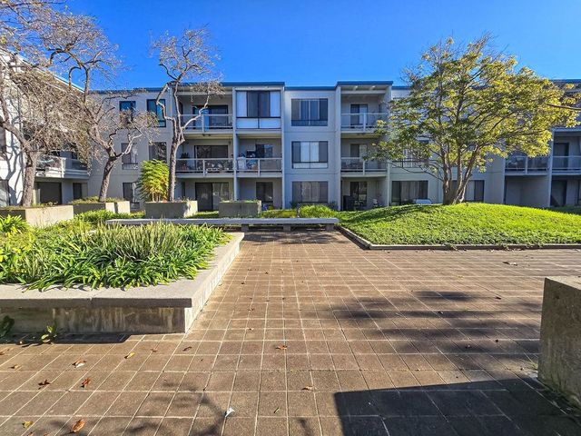 8 Admiral Dr A238, Emeryville, CA 94608